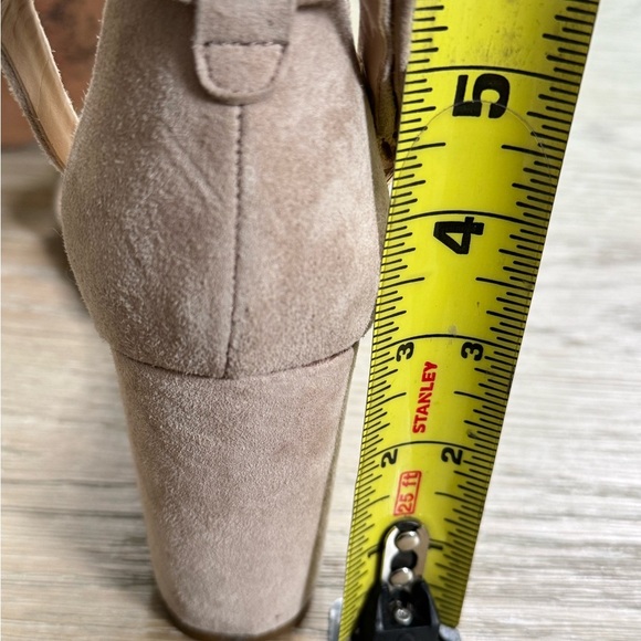 Vince Camuto women’s suede tan block heel open toe shoes sandals size 8 - Picture 9 of 9